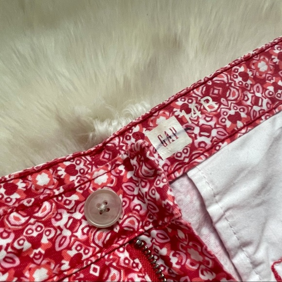 GAP Shorts - Picture 2 of 6